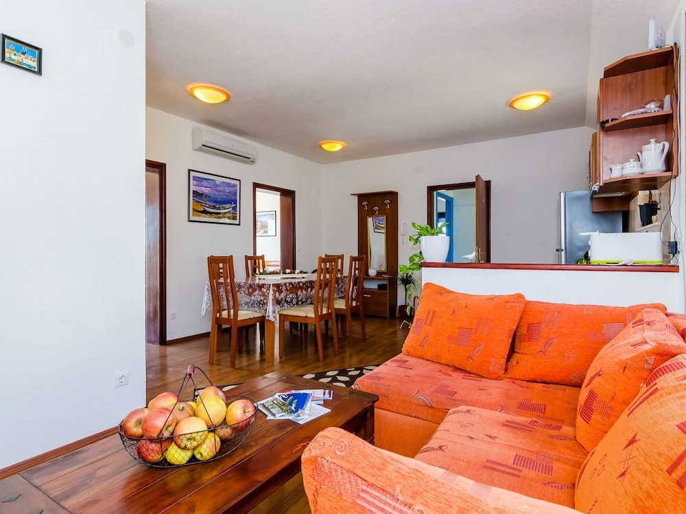 Seaview Apartment in Cavtat Dalmatia With Garden