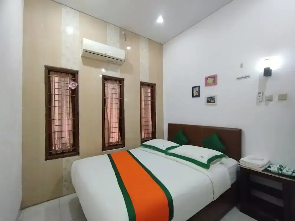 Homestay Syariah Monjali Taman Pelangi by Simply Homy