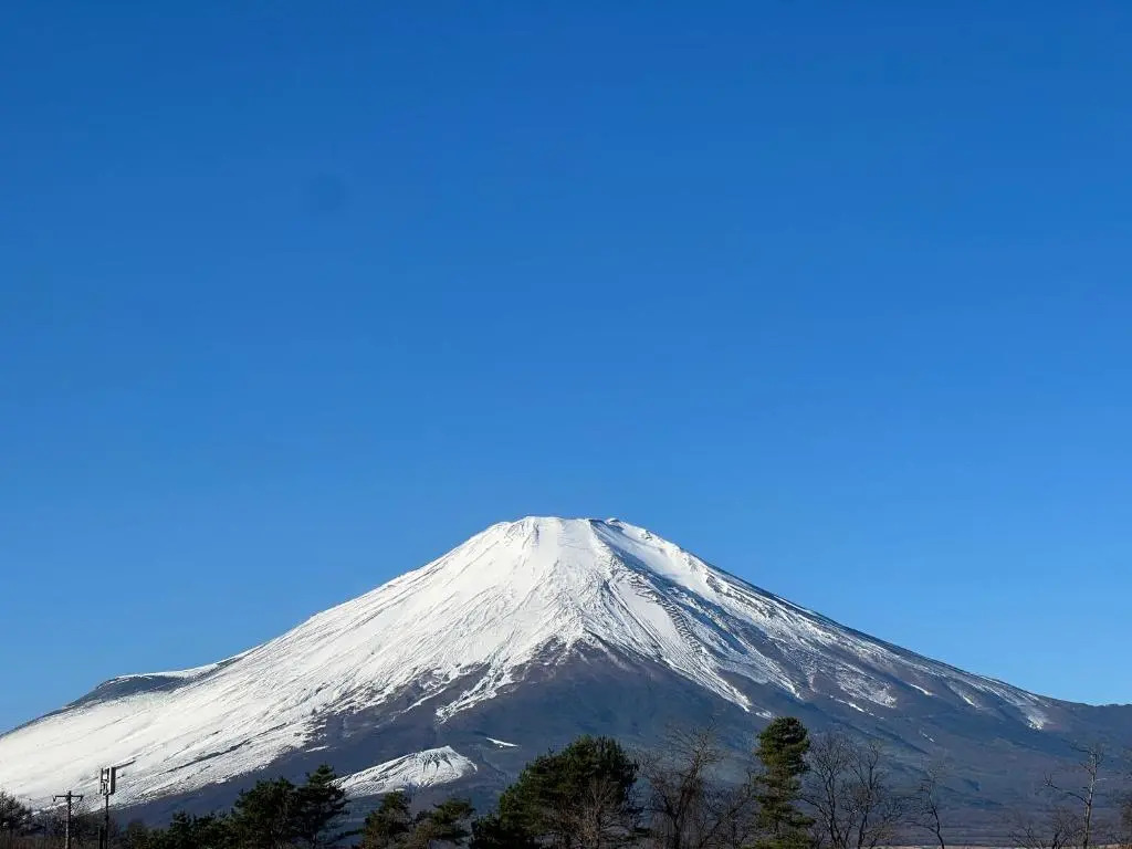 山中湖湖畔高級ログハウス 充電富士168