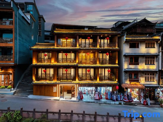 Fenghuang Ancient City · Jiangshang Xingmian Haven | 180° View Aesthetic Stay (Nanhua Bridge)