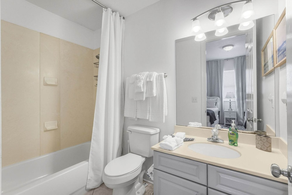 Regency Isle Beachfront Bliss Amazing Views 2 Bedrooms