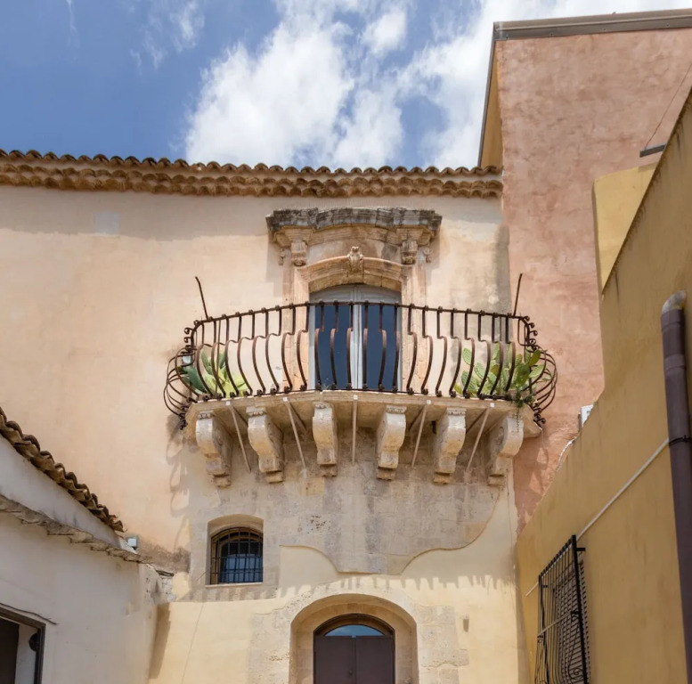 Paintings House Noto