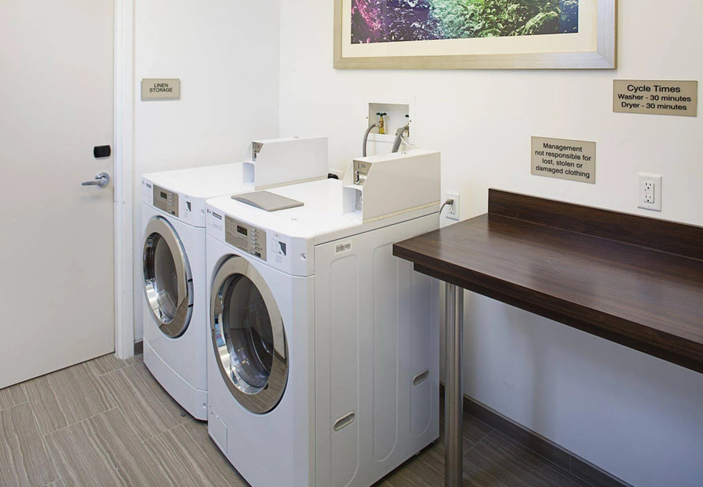 SpringHill Suites by Marriott Carle Place Garden City