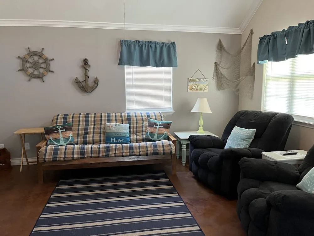 Candlelight Cottages by the Beach