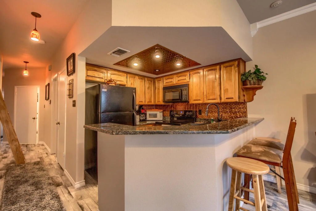 Riverside Condo SS 4B