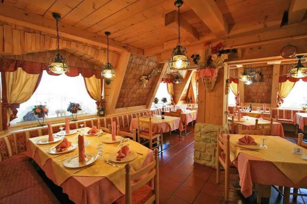 Hotel Chalet Alaska