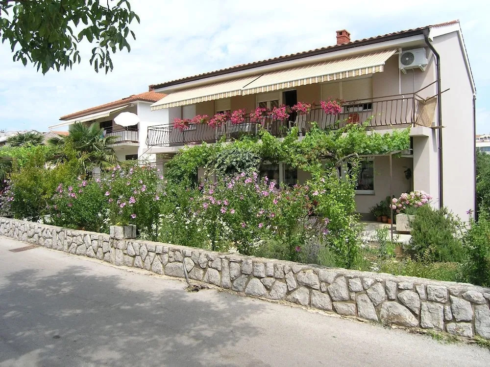 Apartment Lusic