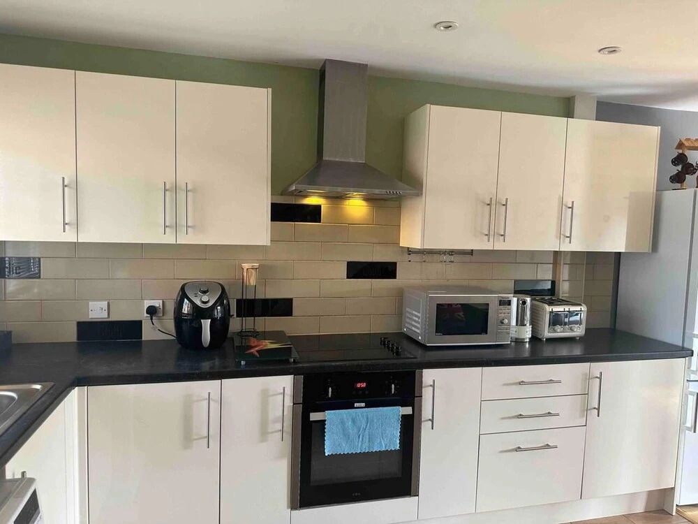 Remarkable 2-bed House in Northolt