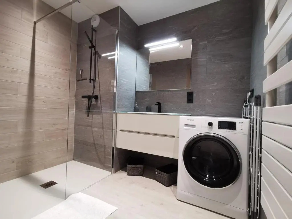 Charmant T2, Pied des Pistes, Centre-Village, Balcon, Parking - FR-1-685-16
