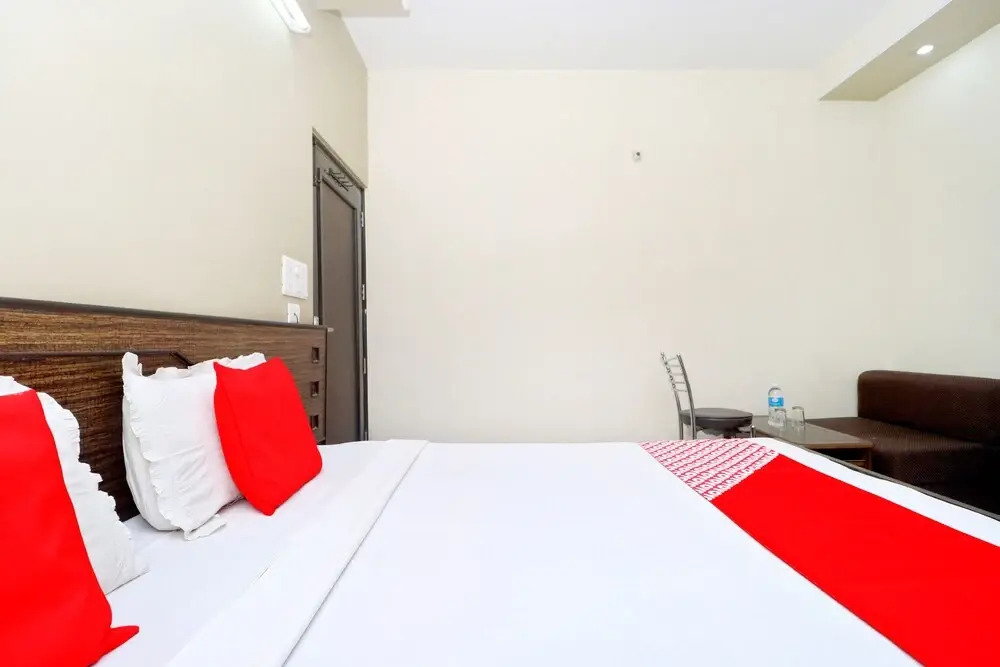 OYO 36004 Hotel Karan Continental