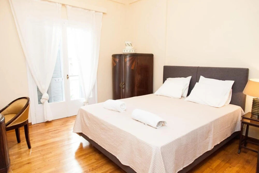 Renovated apt in the Heart of Piraeus