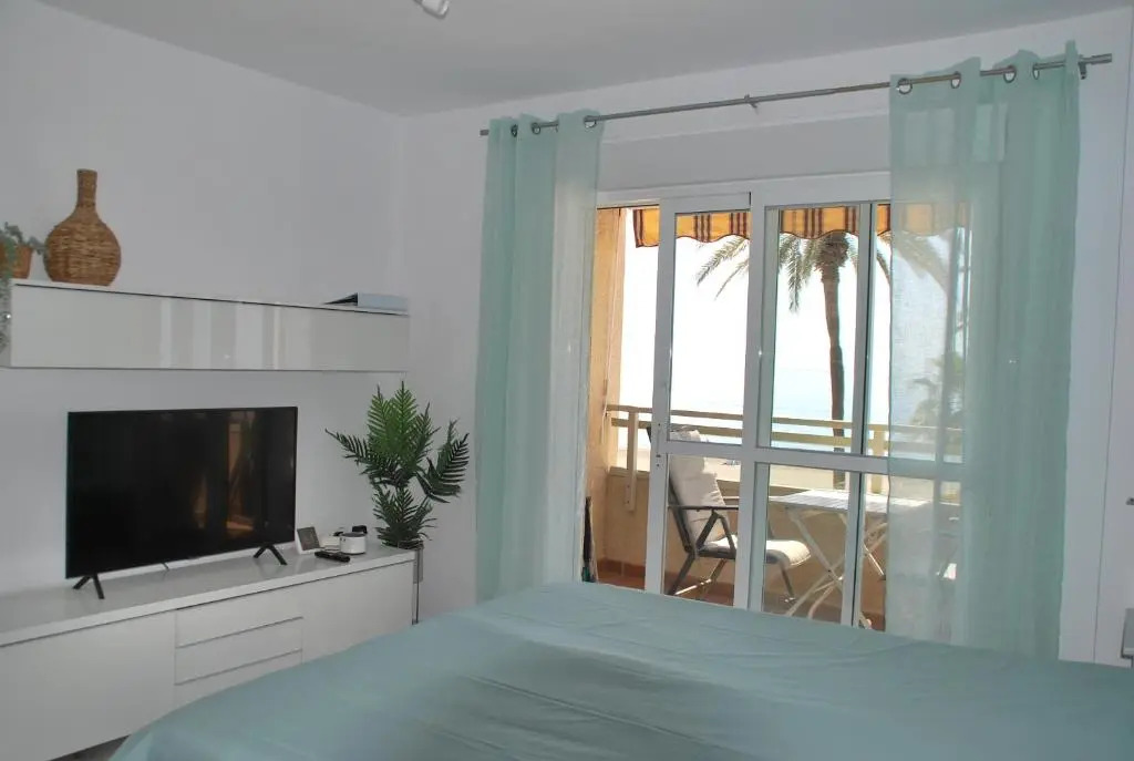 Studio 1 - Sea front