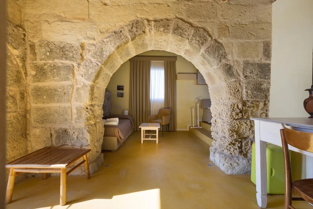 1891 Falcon Home Resort