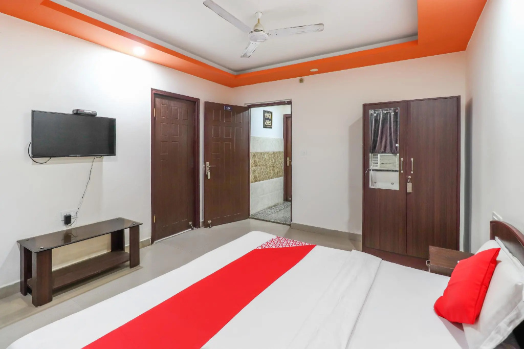 OYO 62748 Hotel Zeenat