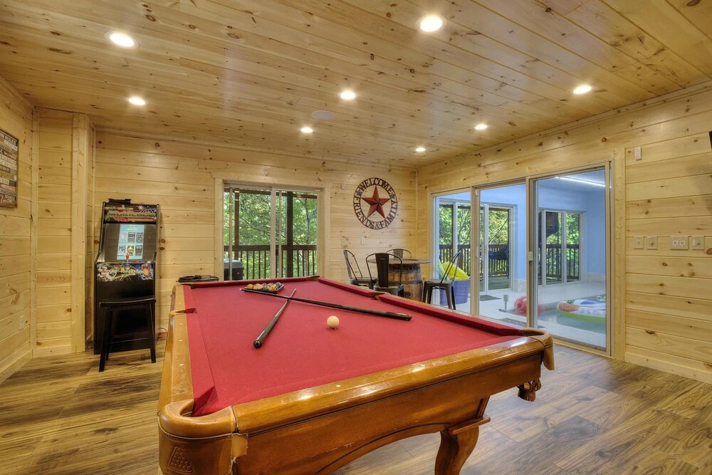 DT 2 Brand NEW Cabins 2 Pools 2 HOT Tubs ETC