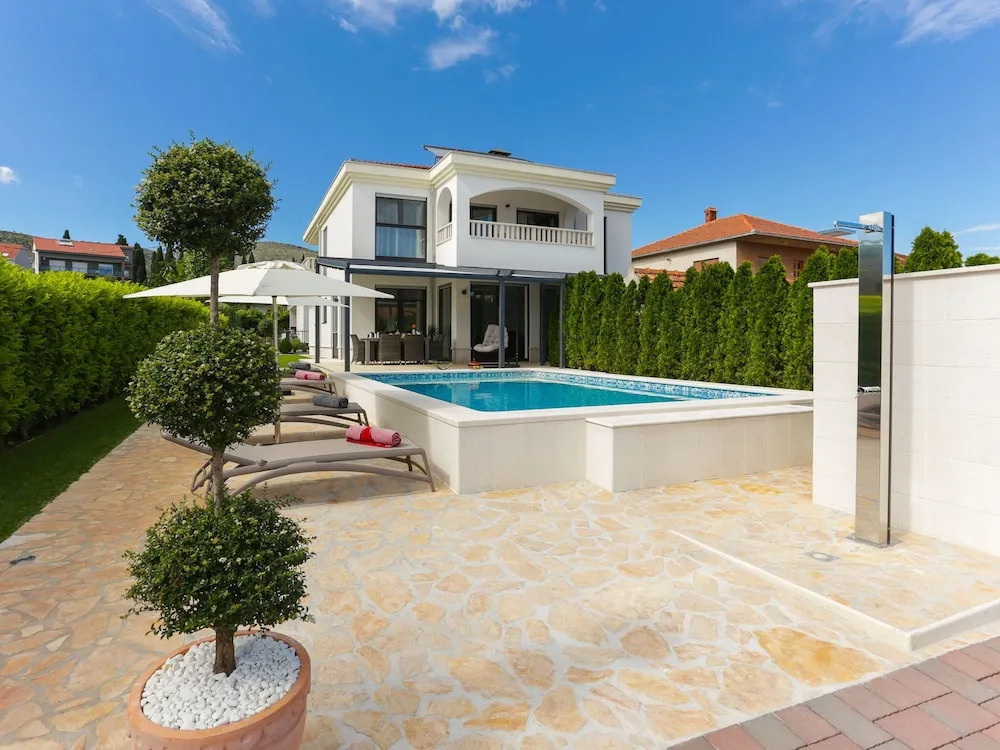 Plush Villa in Trogir With Sauna & Whirlpool