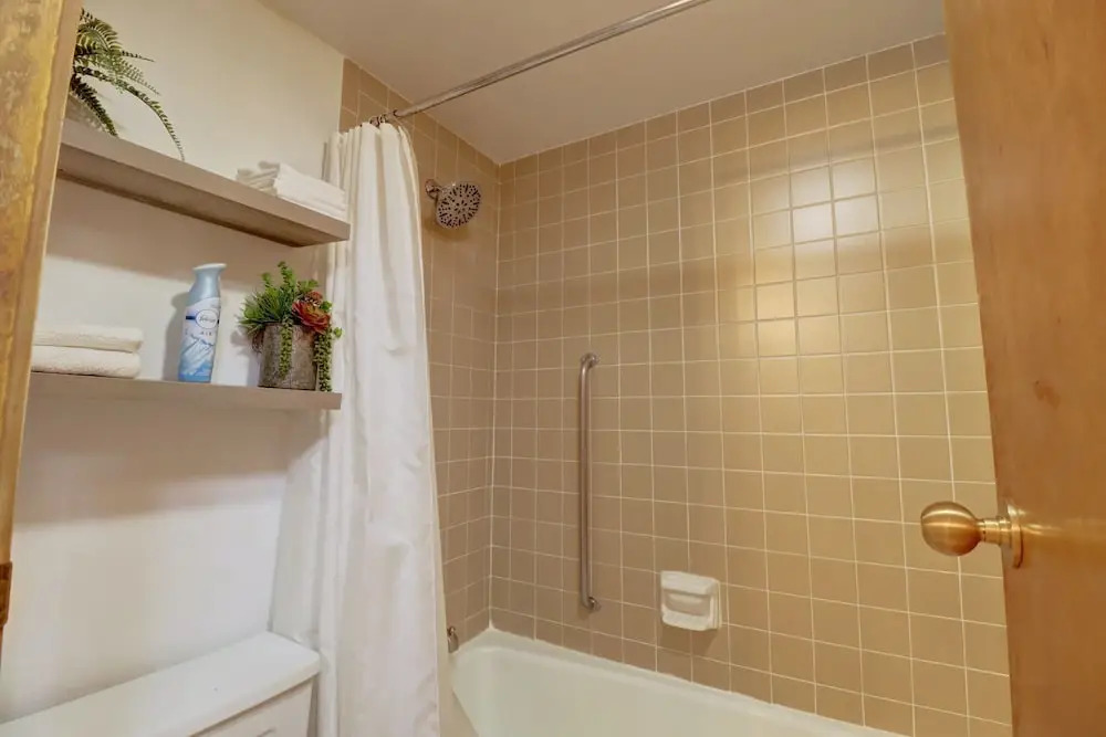 VS348 Village Square 1 Br 1 Ba PET FRIENDLY