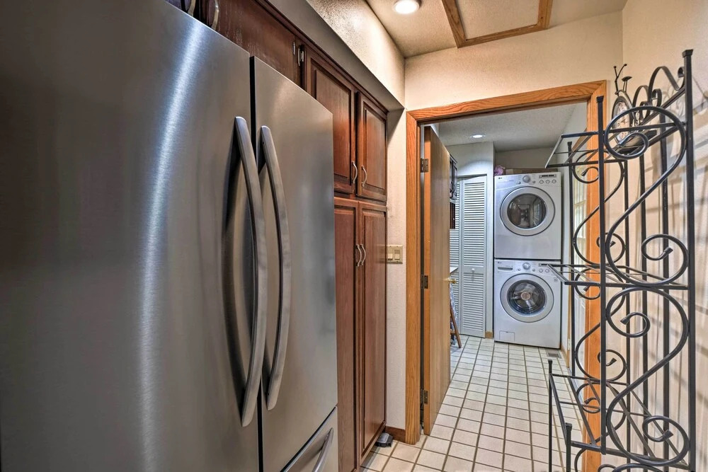 Expansive Mountain Retreat w/ Views of Pikes Peak!