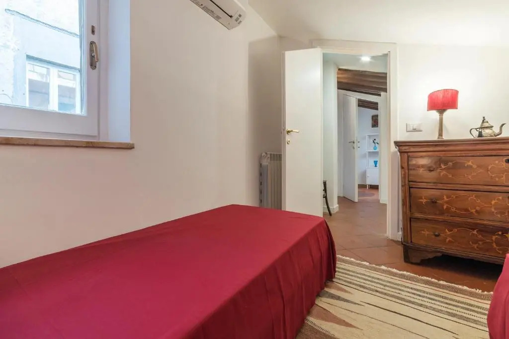 Three bedrooms in world-famous Via Giulia - Wifi, A/C, Washing machine