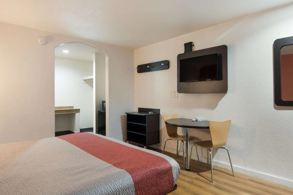 Motel 6-Fort Worth, TX - Seminary