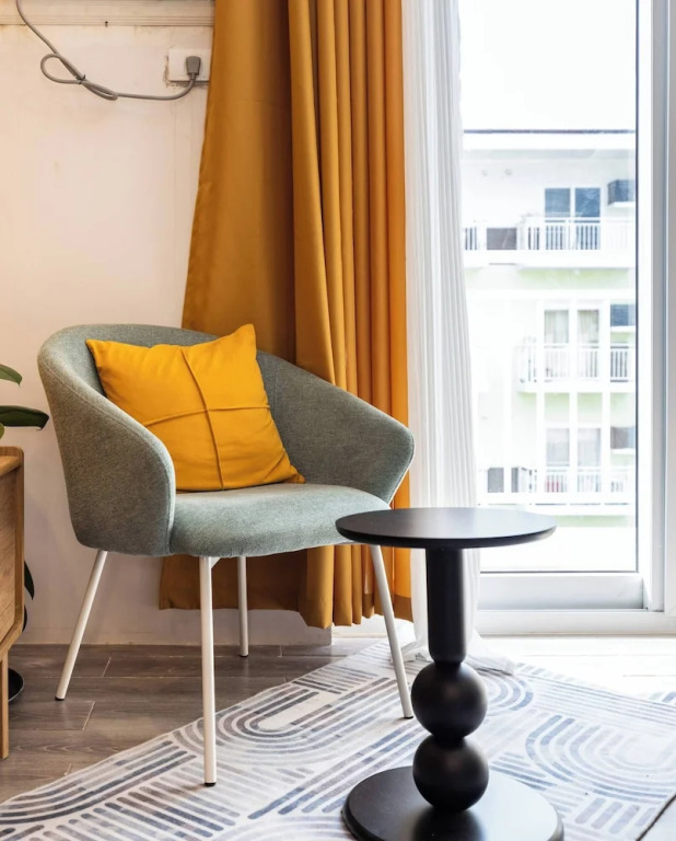 Stylish Condo 3-minutes to Airport, Poolview at Amani Grand Resort Residences