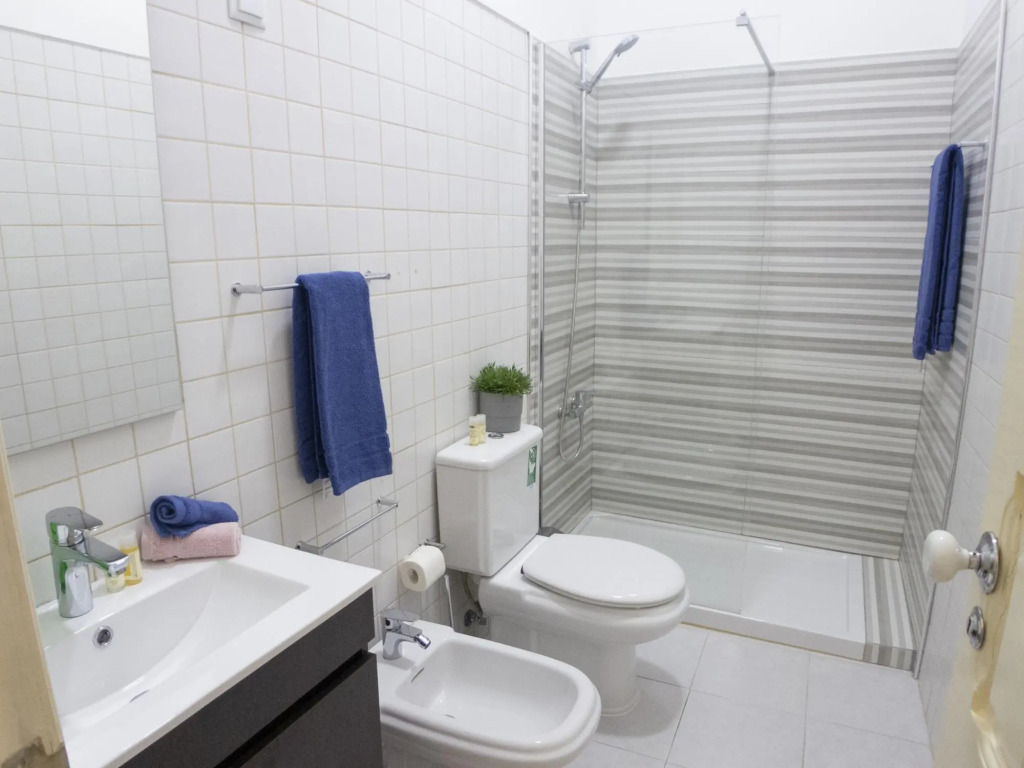 LV Premier Baixa CR2 lift, AC, center, balcony