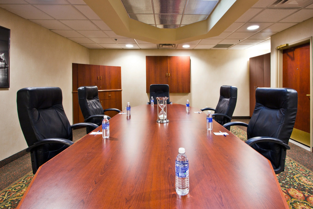 Holiday Inn Express Hotel & Suites Waterford by IHG