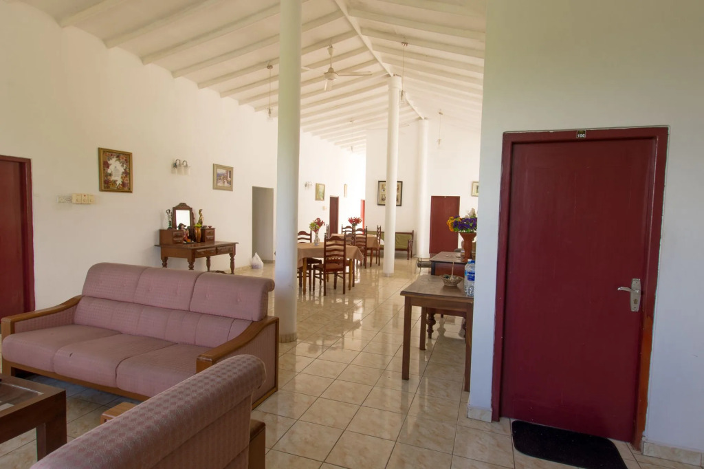The Empyrean Airport Transit Hotel- 5 Mins from the Airport, Free Airport Pick or Drop, 24 Hr Front Desk