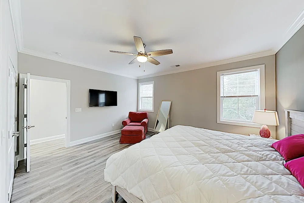 Brand-new W/ Pool & Theater -- Near Beach! 6 Bedroom Home