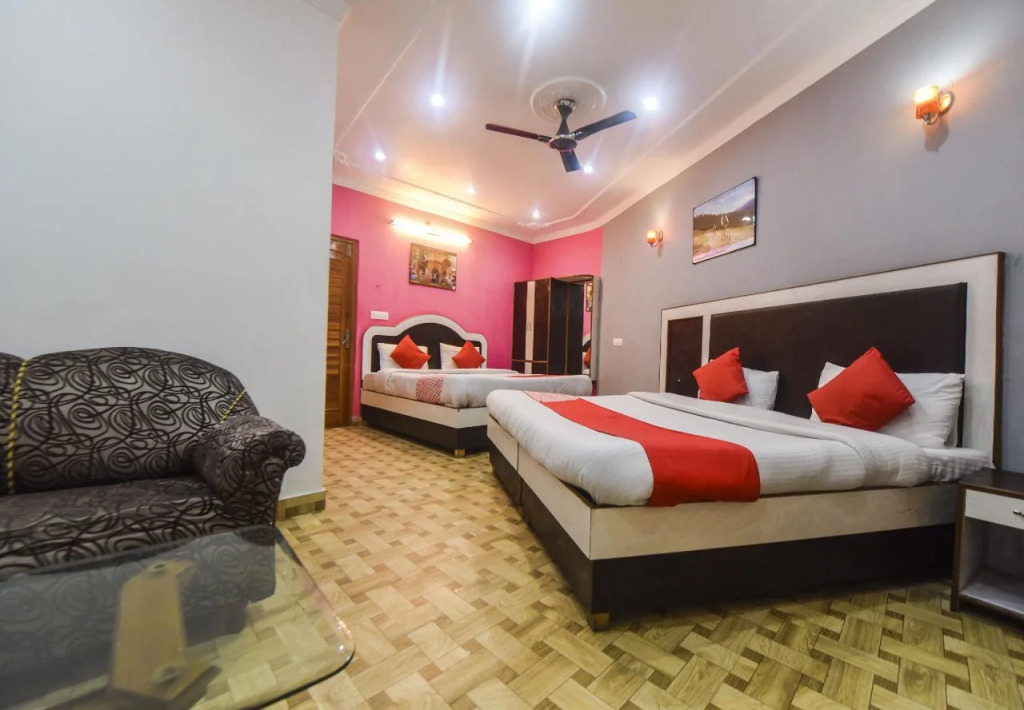 OYO 4751 Hotel Akashdeep