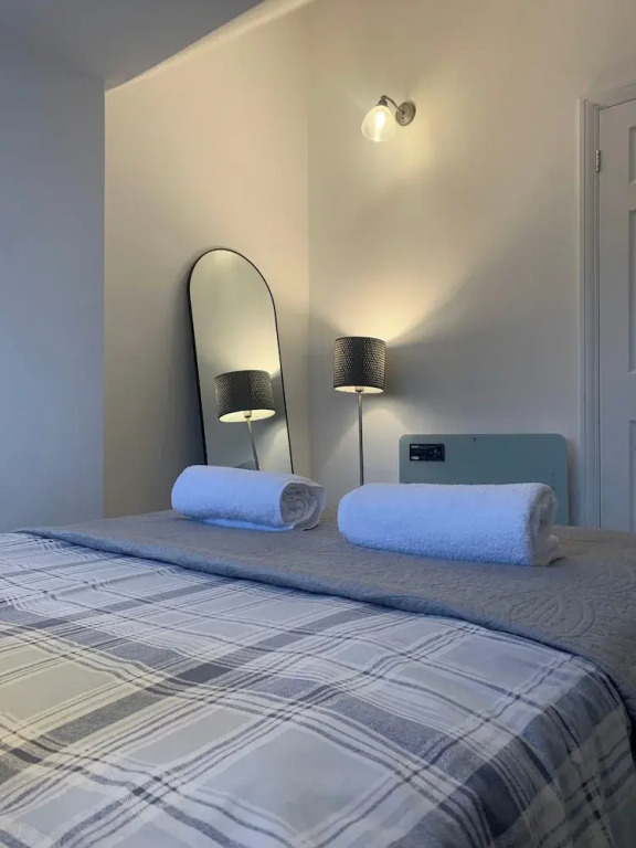 Seaside Chic Loft Apartment in Leigh-on-sea
