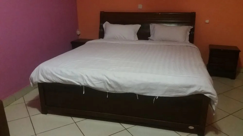 Golden Simcha Hotel