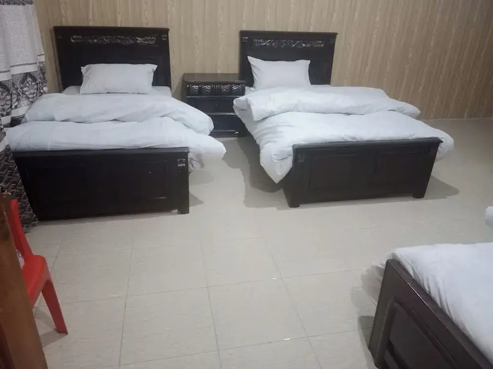 Alyan Continental Guest Hous