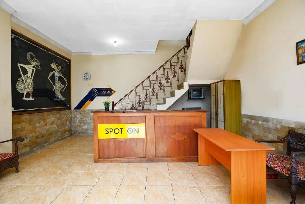 SPOT ON 2011 Hotel Mekar Sari