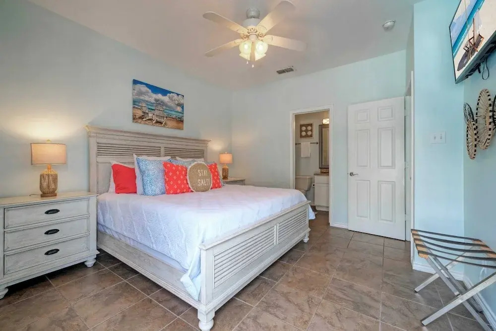 Sleeps 14 w/ Pool, Mins to the Beach Two Condos at Costa Bahia
