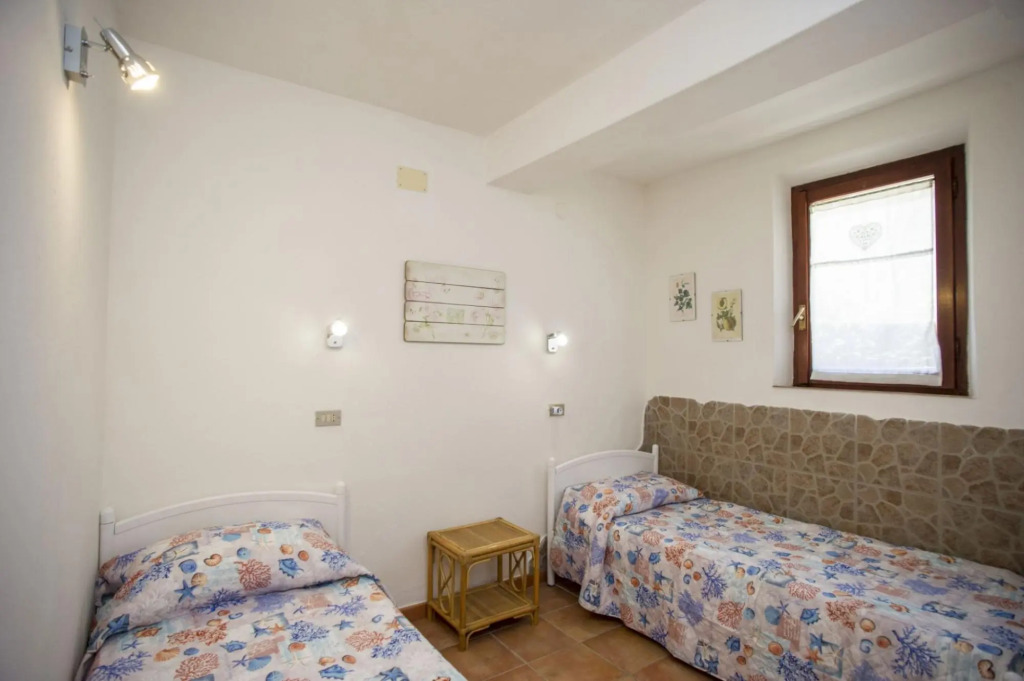 Apartment Number 2 on the seafront of Morcone-MORCONE TRILO N° 2