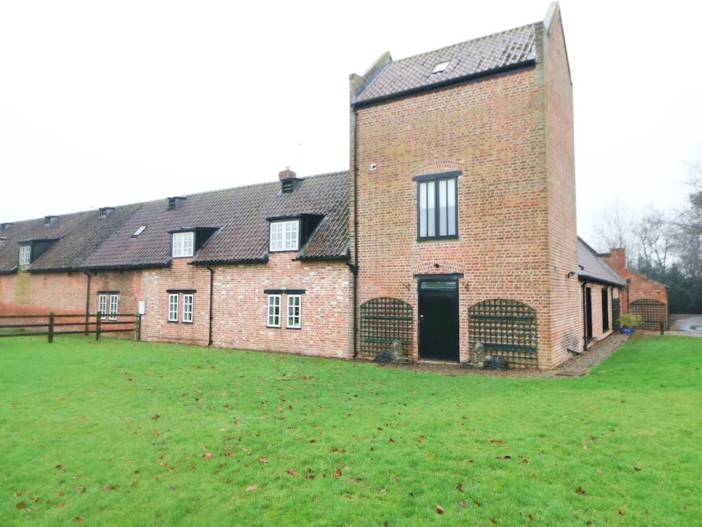 Willow Garth House