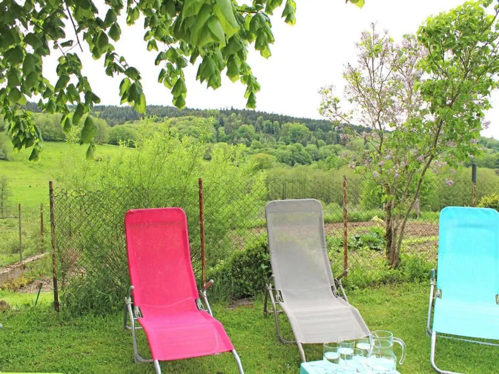 Gîte Chez Mamie avec jardin et terrasse, proche Vichy - FR-1-489-332