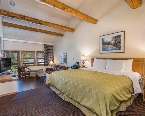 The Pines Resort - 5 Nights, Bass Lake, USA
