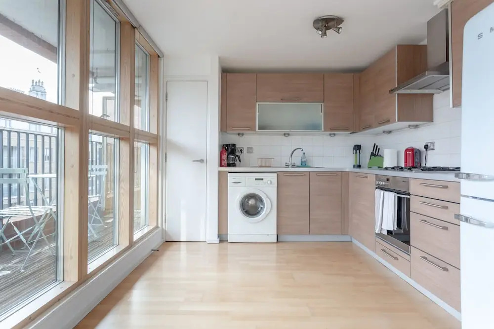 Spacious 2 Bedroom Canal Side Apartment with Balcony