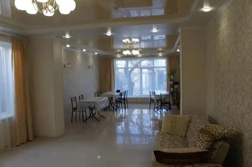 98 Kati Solovyanovoy Guest House