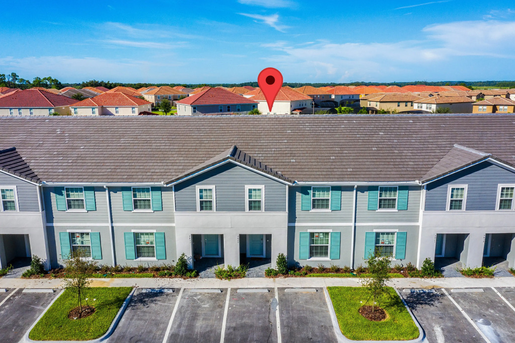 7427 - LUXURY 5 BED Townhome in SOLTERRA RESORT, Davenport, US