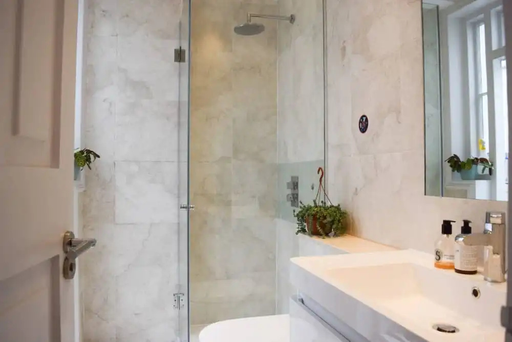 Stylish 2 Bedroom Top Floor Flat in Maida Vale
