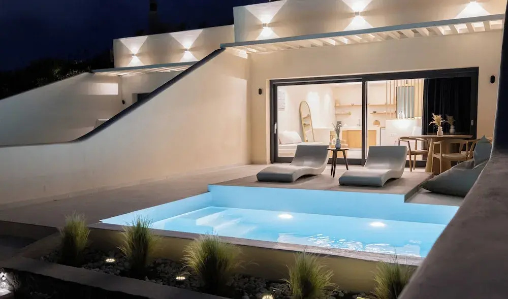 Pnoe Luxury Suites