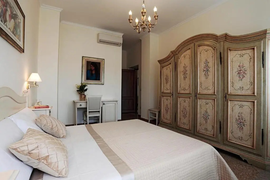 il Castello Guest House