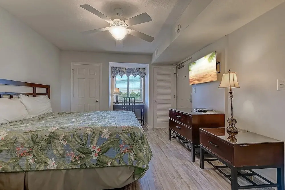 Yacht Club S 3-604 4 Bedroom Condo by Redawning