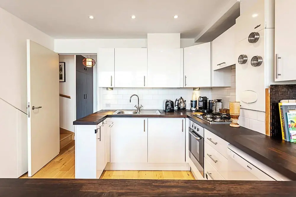 Modern, Cosy Apartment On Vibrant Deptford High Street