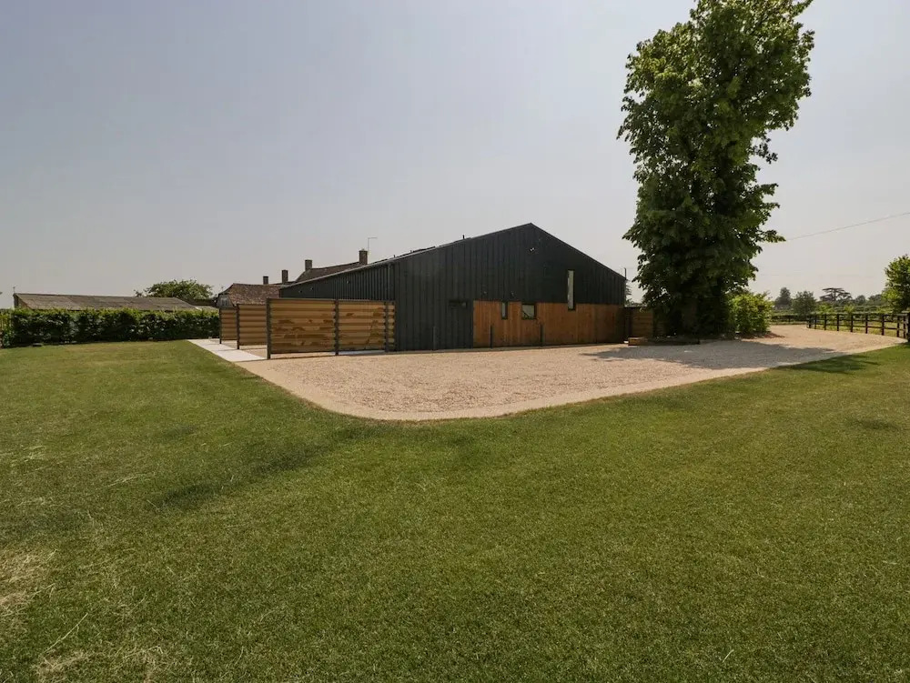 Linden Barn