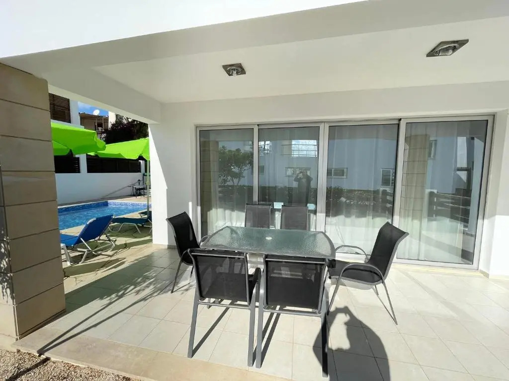 Villa Sunny Breeze In A Prime Spot Near Everything