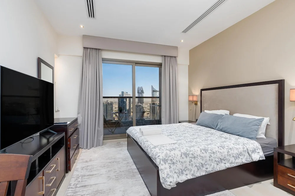 SuperHost - Vibrant Studio With Canal View Near Dubai Mall
